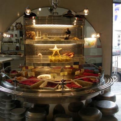 Deluxe 180� Fish Display - Acuarios y Viveros de marisco Tecnomar?>